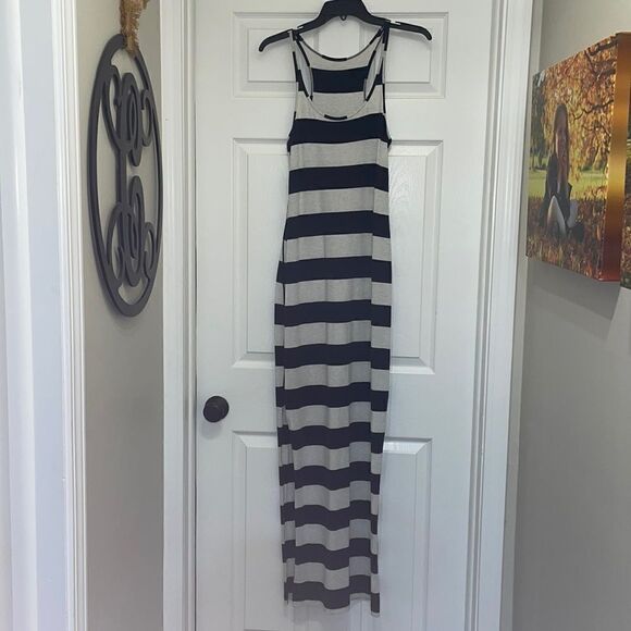 Lululemon Refresh Maxi Dress Black / White - Picture 1 of 10